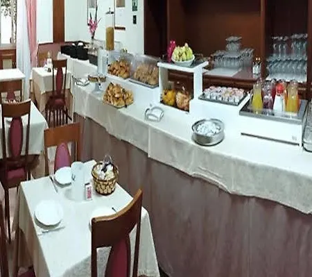 Il Nocchiero 3* سوفيراتو مارينا